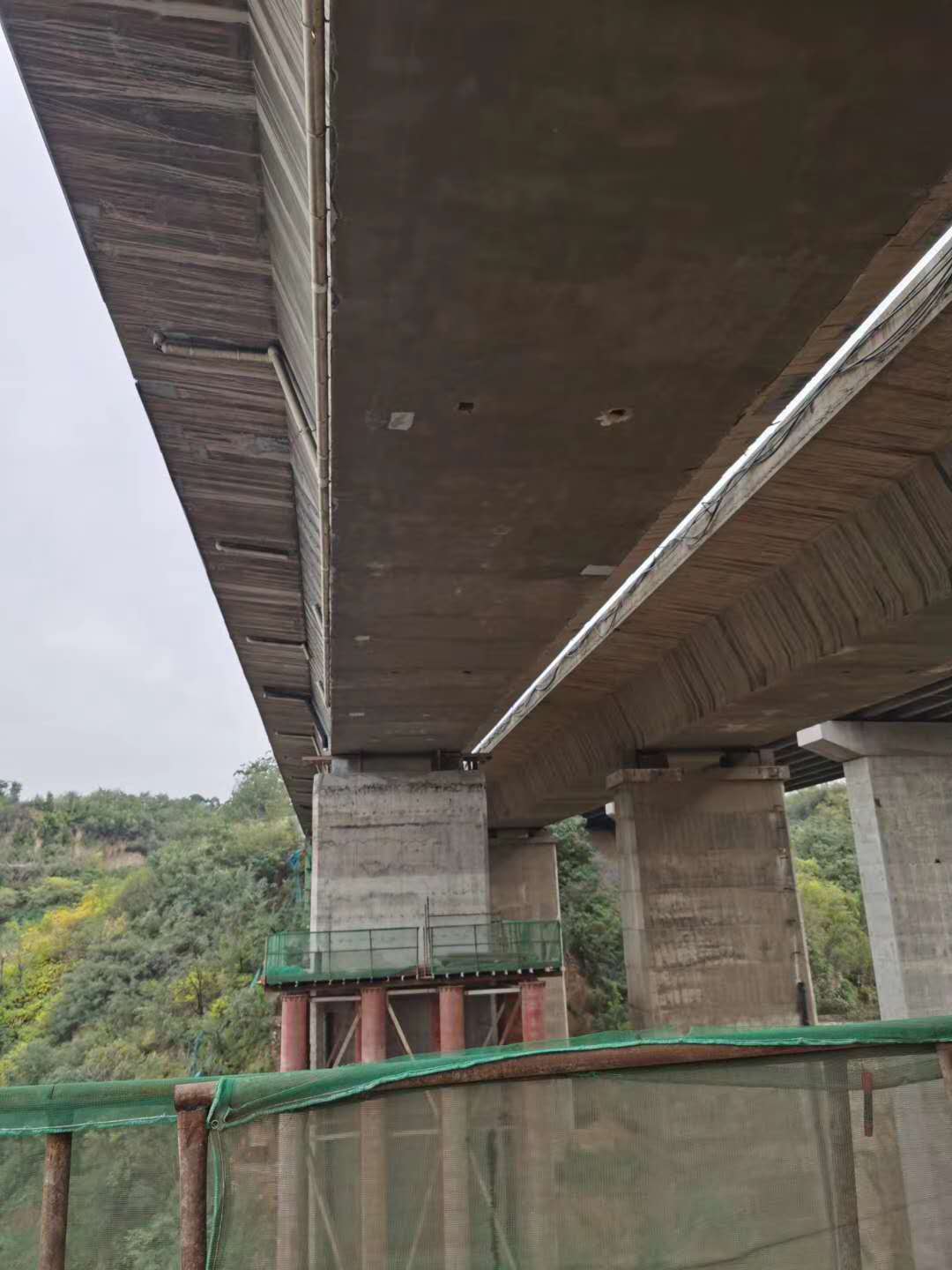 新余桥梁加固前制定可行设计方案图并用对施工方法